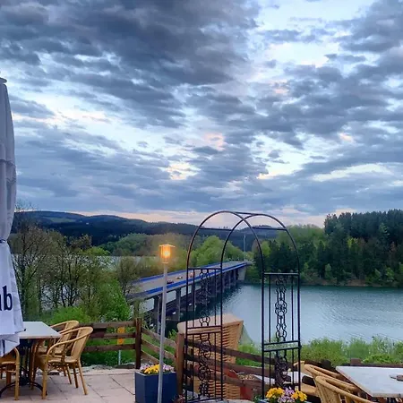 Schnuetgenhof Uebernachtung Am Biggesee Аттендорн