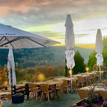 Schnuetgenhof Uebernachtung Am Biggesee Аттендорн