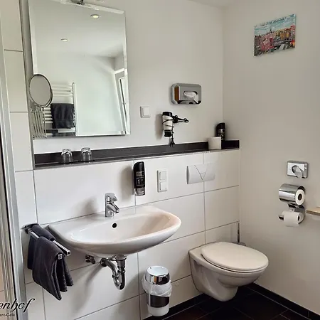 Schnuetgenhof Uebernachtung Am Biggesee 酒店 阿滕多恩