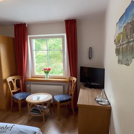 酒店 Schnuetgenhof Uebernachtung Am Biggesee 阿滕多恩