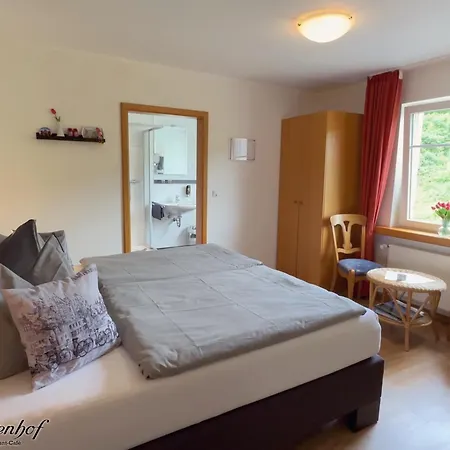 Schnuetgenhof Uebernachtung Am Biggesee Отель *