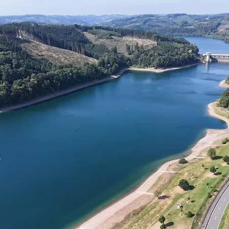 Schnuetgenhof Uebernachtung Am Biggesee 酒店 阿滕多恩