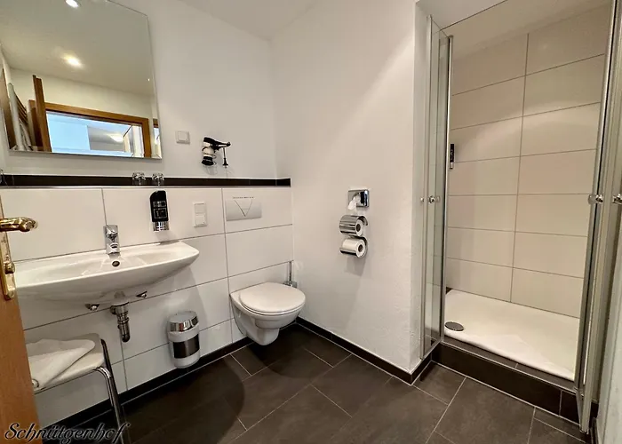 Hotell Schnuetgenhof Uebernachtung Am Biggesee Attendorn